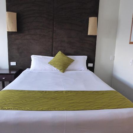 Four Canoes Hotel Роторуа Экстерьер фото