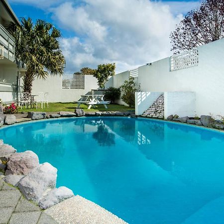 Four Canoes Hotel Роторуа Экстерьер фото