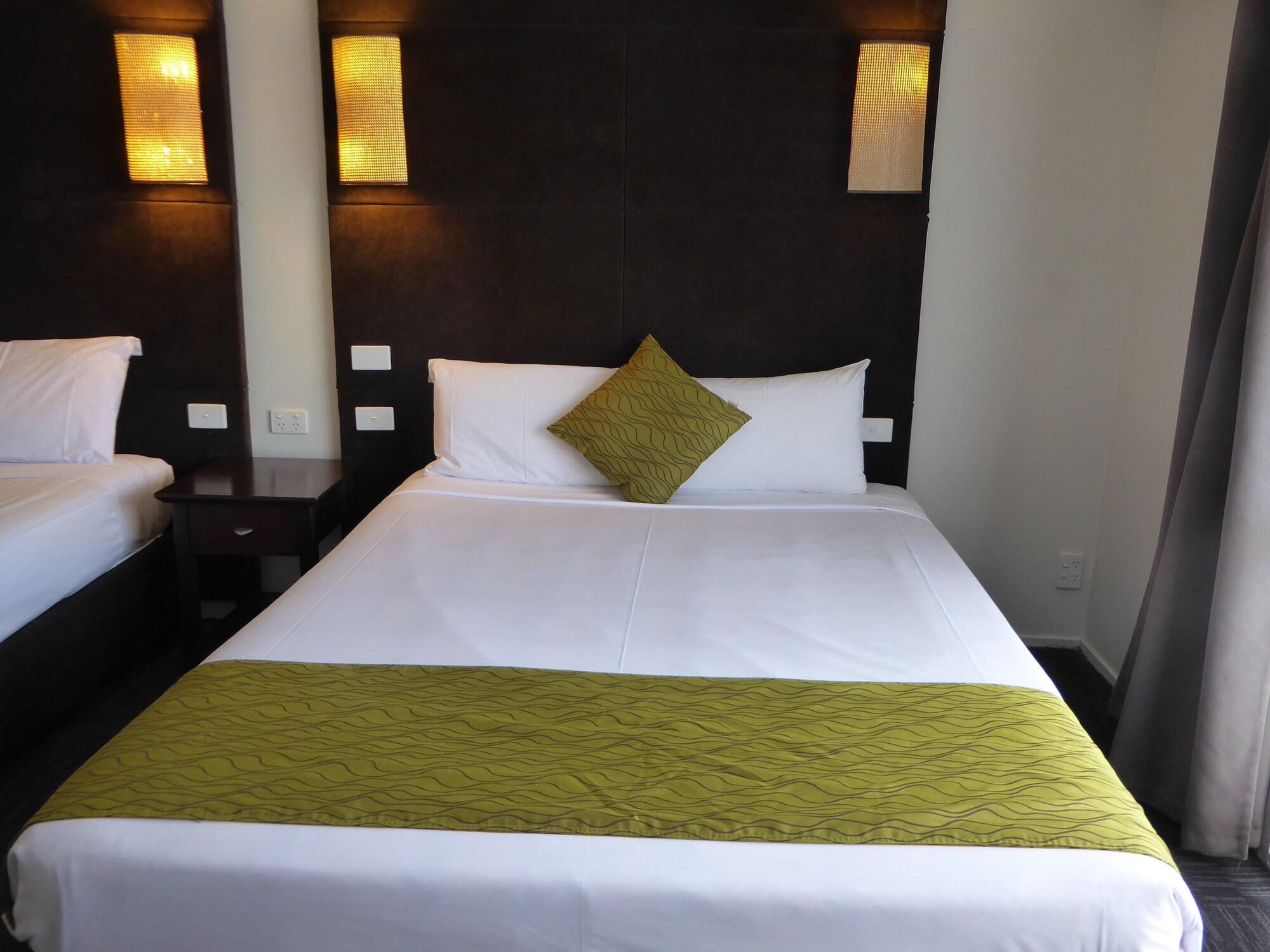 Four Canoes Hotel Роторуа Экстерьер фото