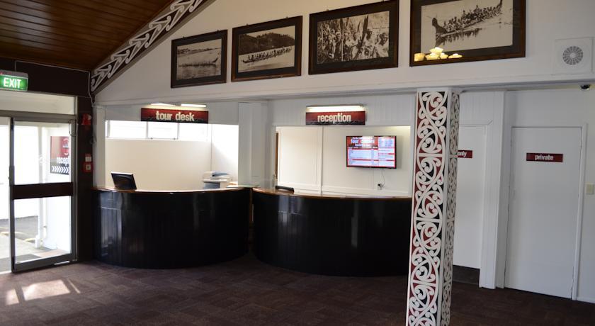 Four Canoes Hotel Роторуа Экстерьер фото
