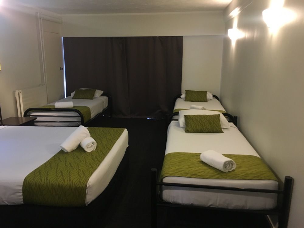 Four Canoes Hotel Роторуа Экстерьер фото
