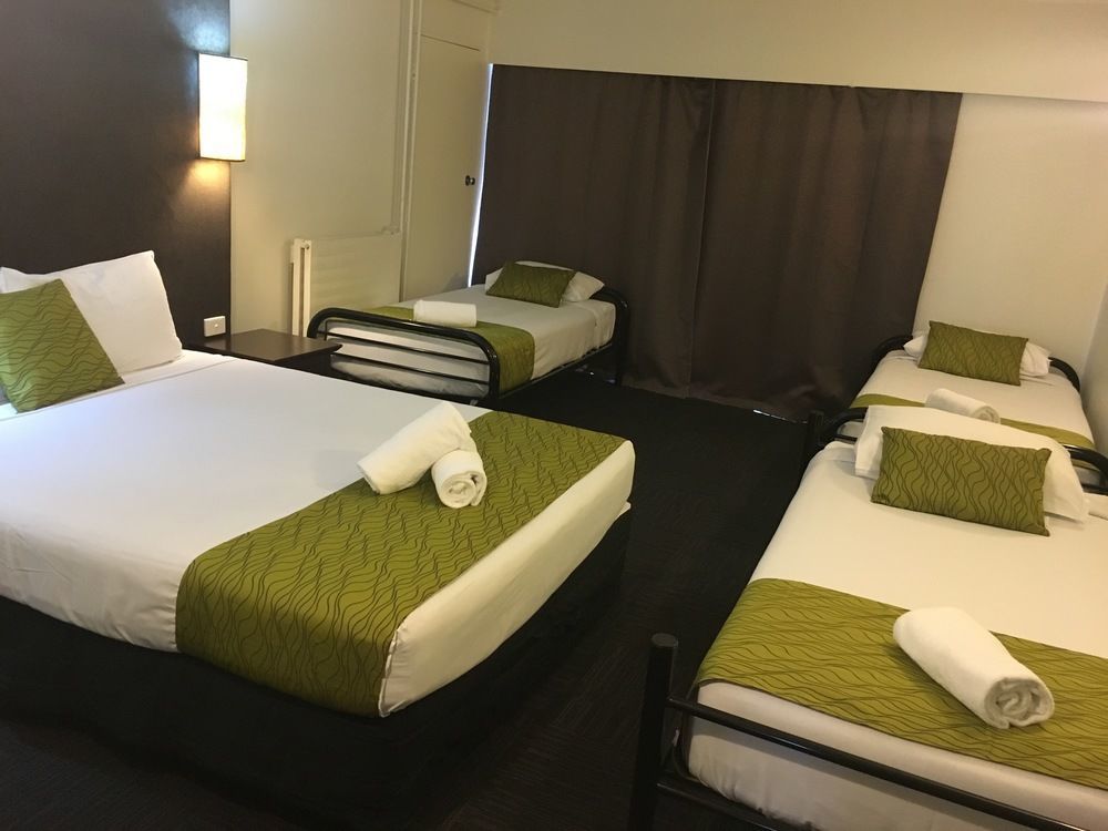 Four Canoes Hotel Роторуа Экстерьер фото